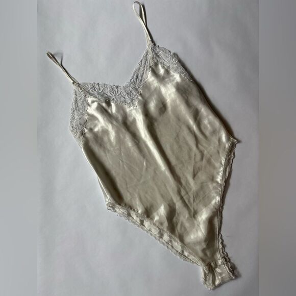 VICTORIA’S SECRET White Satin Lace Trim Bodysuit Vintage Lingerie Small - Picture 1 of 6